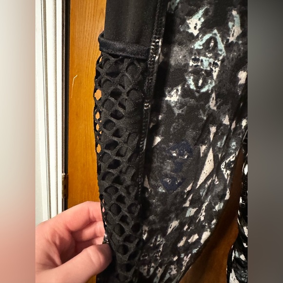 POP Fit Blue, Gray, and Black Patterned Leggings (Athletic/Athlesiure) - Picture 3 of 3